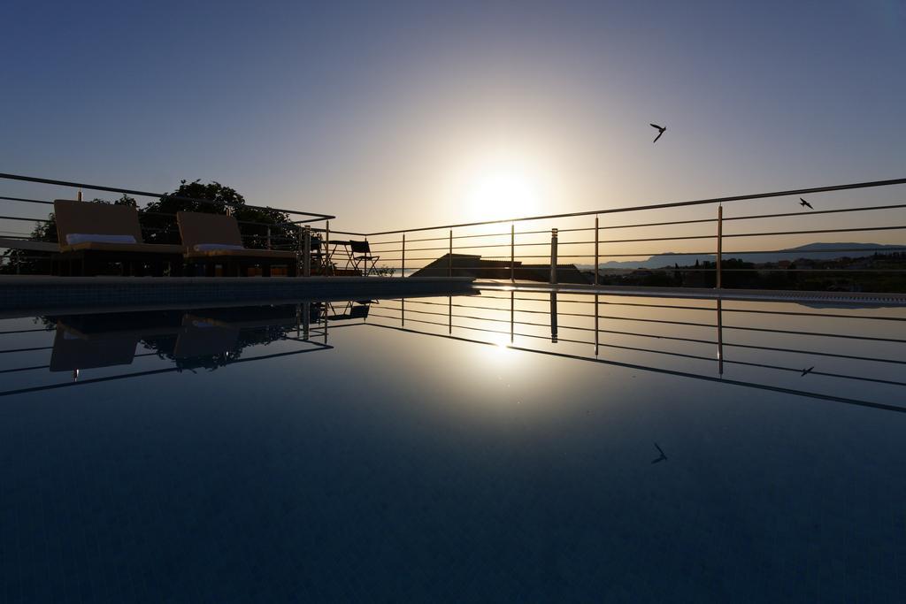 Villa Mermaid Your Croatian Haven With Luxury Pool And Scenic Views Podstrana Extérieur photo