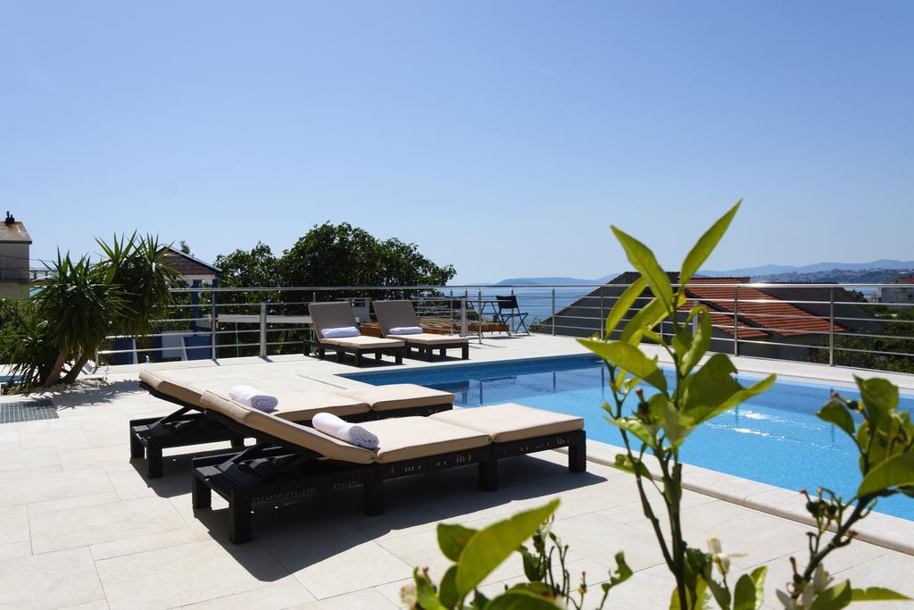 Villa Mermaid Your Croatian Haven With Luxury Pool And Scenic Views Podstrana Extérieur photo