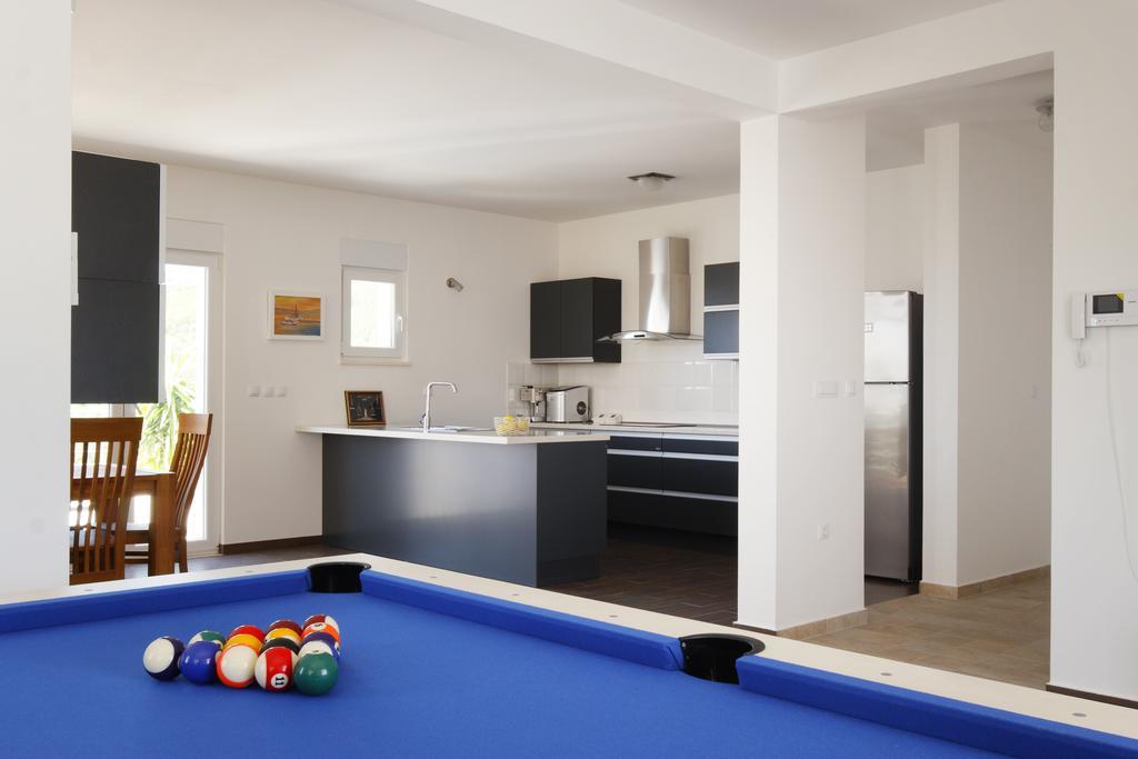 Villa Mermaid Your Croatian Haven With Luxury Pool And Scenic Views Podstrana Chambre photo